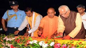 मुख्यमंत्री योगी आदित्यनाथ ने कहा कि कानपुर व आगरा में इसी वित्तीय वर्ष में मेट्रो दौड़ाने का लक्ष्य