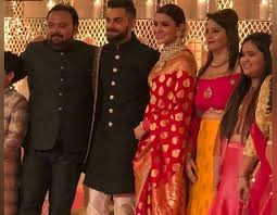 11 दिसंबर को इटली में शादी की थी और इंडिया आने के बाद उनकी ये पहली पार्टी रही