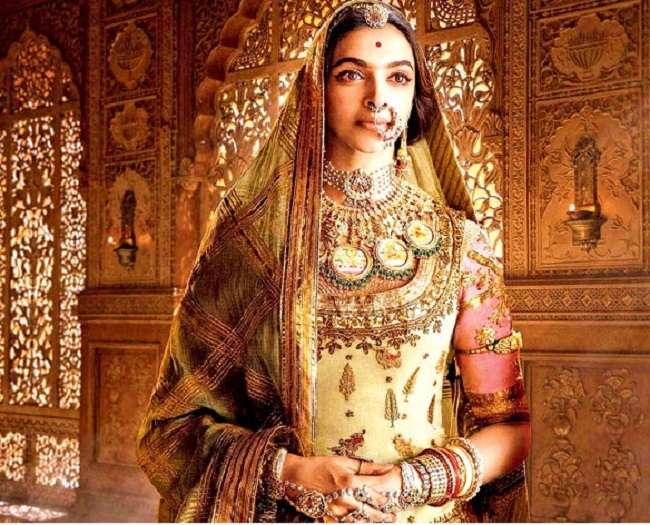 टॉप 3 में जगह बनाने वाली दीपिका पादुकोण एकमात्र बॉलीवुड अभिनेत्री