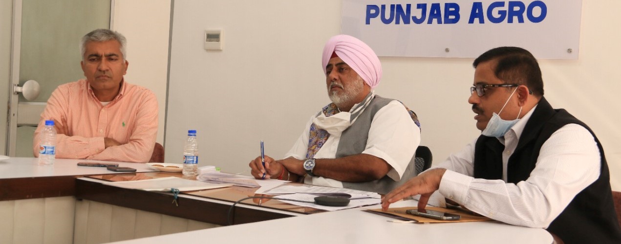 कृषि मंत्री ने वीडियो कान्फ्रेंसिंग के द्वारा लिया डीएपी की उपलब्धता का लिया जायज़ा, किसानों से न घबराने की की अपील