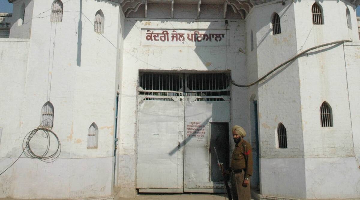 CCTV ਫੁਟੇਜ ਦੇਖ ਪੁਲਸ ਦੇ ਛੁੱਟੇ ਪਸੀਨੇ, ਪਟਿਆਲਾ ਕੇਂਦਰੀ ਜੇਲ੍ਹ ‘ਚੋਂ ਕੈਦੀ ਫ਼ਰਾਰ