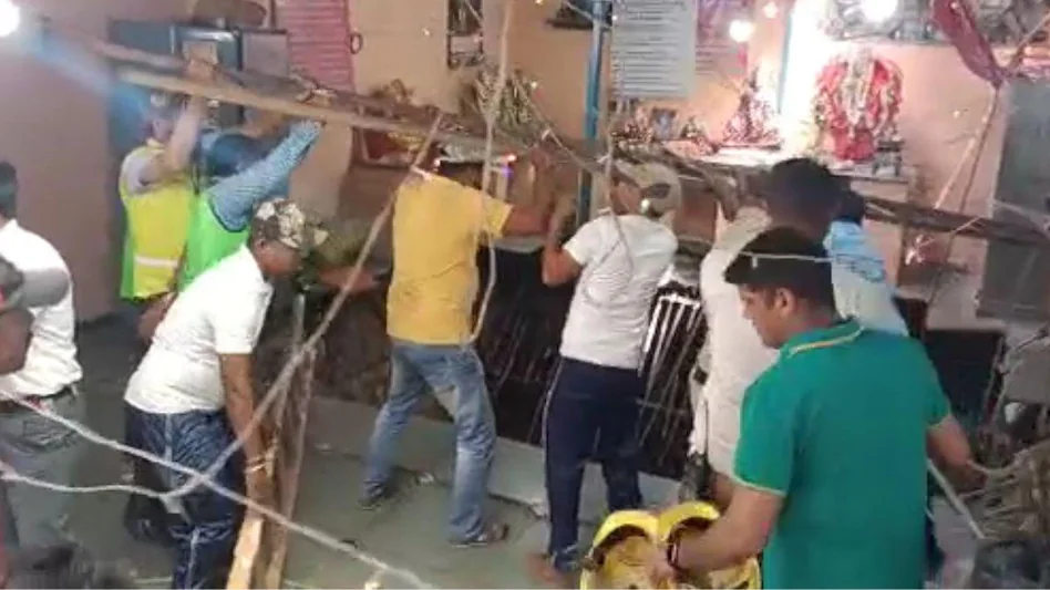 Major accident at Beleshwar Mahadev temple in Indore