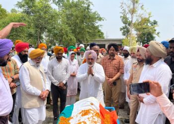 On behalf of CM Bhagwant Mann, Minister Chetan Singh Jodamajra paid tribute to Shaheed Sahajapal Singh.