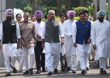 Punjab BJP delegation meets governor on flood issue, demands compensation for farmers
