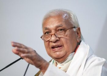 Kerala Governor Arif Mohammad Khan meets with accident in Delhi