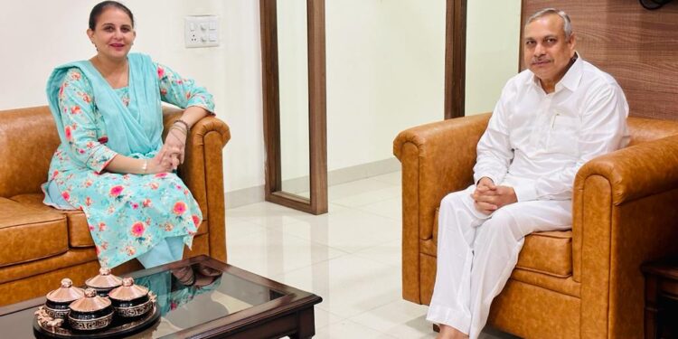 Jai Inder Kaur calls upon BJP National VP Saudan Singh