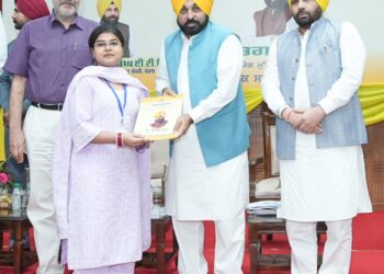 CM’S BONANZA TO YOUTH OF STATE, RECORD 29946 GOVERNMENT JOBS GIVEN IN FIRST YEAR