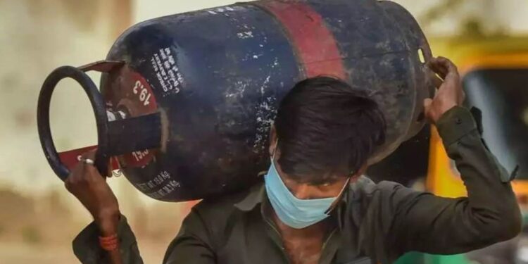 LPG Price Hike: Rate Of 19 kg Commercial Cylinder Hiked By Rs 7
