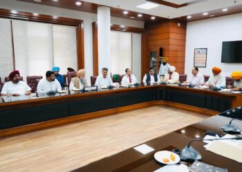KULTAR SINGH SANDHWAN HELD MEETING WITH OFFICIALS OF LOCAL GOVERNMENTS AND PUNJAB WATER SUPPLY & SEWERAGE BOARD