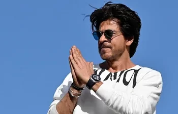 Shah Rukh Khan meets with accident on set, undergoes surgery in US: Report