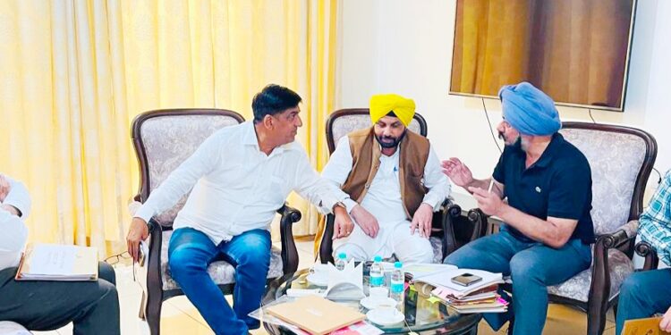 Jimpa calls on Minister ETO; requests to speed up tender process of new medical college to be built in Hoshiarpur