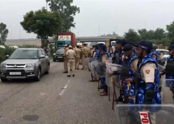 Punjab, Haryana farmers seeking flood relief detained as they march to Chandigarh; heavy police force deployed on Mohali border