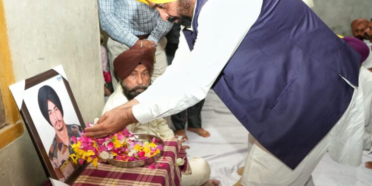 CM HANDS OVER A CHEQUE OF RS 1 CRORE TO FAMILY OF MARTYR AGNIVEER AMRITPAL SINGH