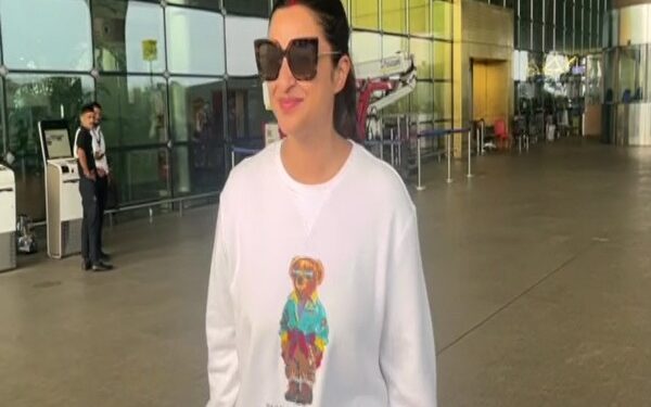Parineeti Chopra flaunts ‘sindoor’ as she gets pepped at Mumbai airport