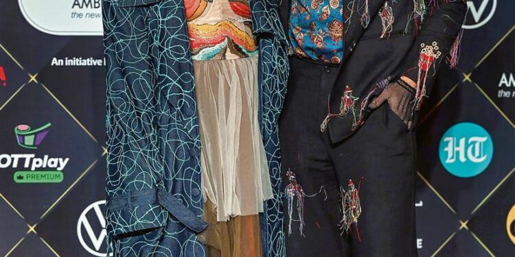 Richa Chadha, Ali Fazal set to share the stage as a couple