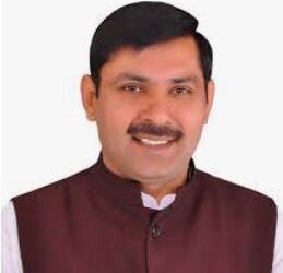 Haryana’s Development and Panchayat Minister Shri Veleval Singh Babli reached various districts of Tohana assembly constituency along with officials on Saturday morning. He found a way for the ongoing development work in the village