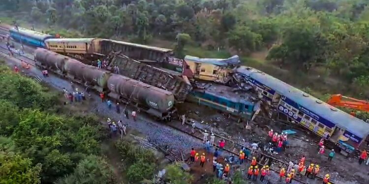 The death toll in the train accident reached 14, 50 injured in the hospital