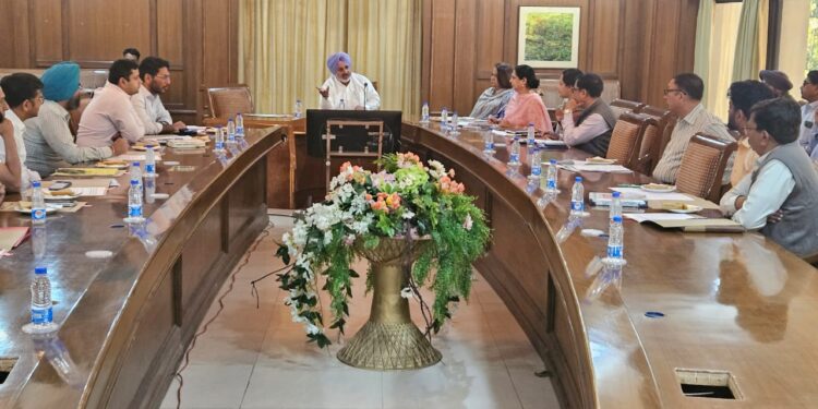 CHETAN SINGH JAURAMAJRA BATS FOR PROMOTION OF MUSHROOM PRODUCTION IN PUNJAB