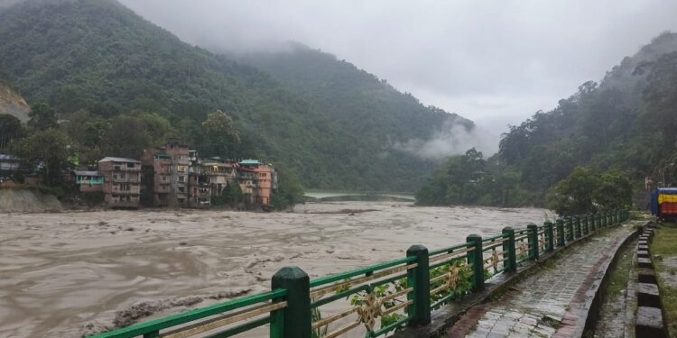 North Sikkim has resulted in a flash flood in the Teesta River in Lachen valley