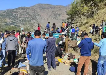 bus falls into gorge in J-K’s Doda
