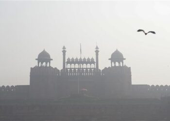 Delhi’s pollution problem, Khattar tells Kejriwal