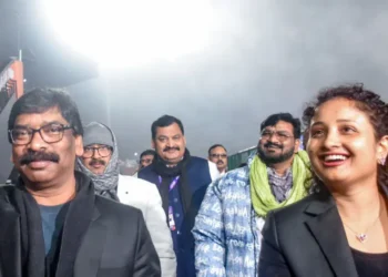 Introducing Kalpana Soren, the wife of Hemant Soren, who is being considered as a potential Chief Minister.