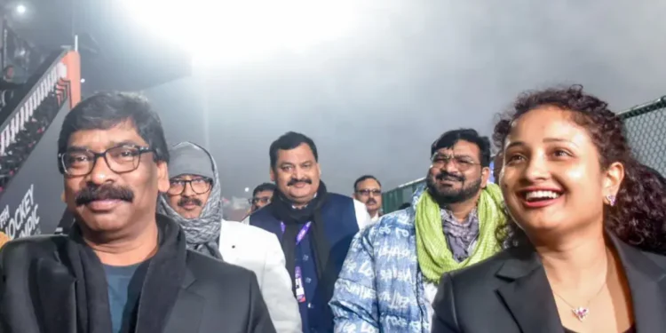 Introducing Kalpana Soren, the wife of Hemant Soren, who is being considered as a potential Chief Minister.