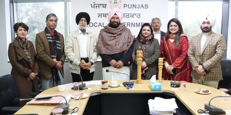 Local Government Minister Balkar Singh Honors Winners of City Beauty Competition