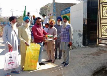 Dilli Chalo: Farmers ready for long haul in Delhi, collect ration, funds