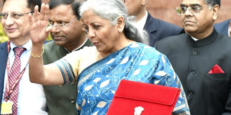 Budget 2024:Finance Minister Sitharaman delivers her speech. The interim budget is scheduled to begin at 11 am, attracting everyone’s attention.