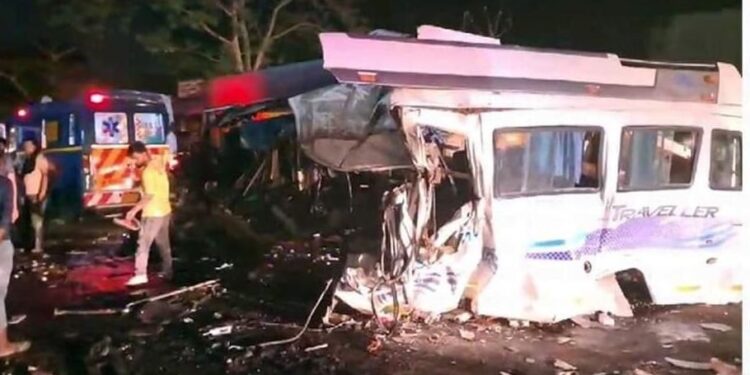 A tragic incident occurred on the Delhi-Ambala highway near Mohra village, where a family of seven from Uttar Pradesh lost their lives while traveling to Vaishno Devi.