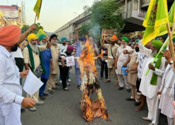 Farmers in Punjab’s Goraya set fire to Kangna Ranaut effigy