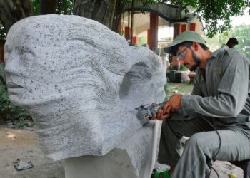 When geological formations express thoughts.