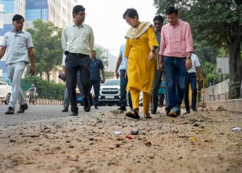 Chief Minister Atishi and ministers conduct a road inspection in Delhi.