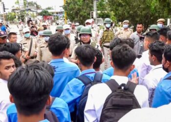 Clashes between students and police escalate in Manipur.