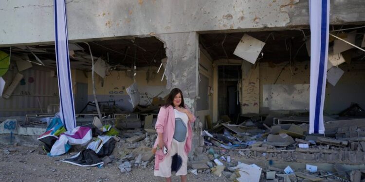 Israel considers military action against Iranian oil facilities.