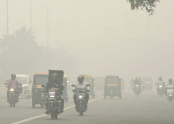 Delhi can’t ease anti-pollution rules without court approval.