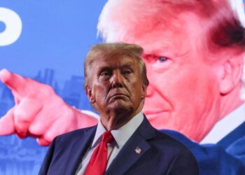 US universities are encouraging foreign students to come back before Trump’s inauguration.