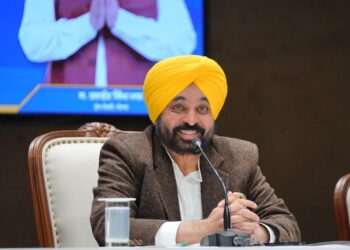 Be the harbingers of revolutionising education in state: CM to Finland returned teachers