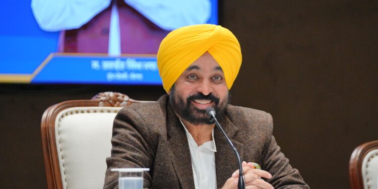 Be the harbingers of revolutionising education in state: CM to Finland returned teachers