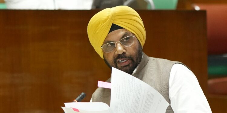 Harbhajan Singh ETO bats for speed up construction of Makhu Railway Over Bridge