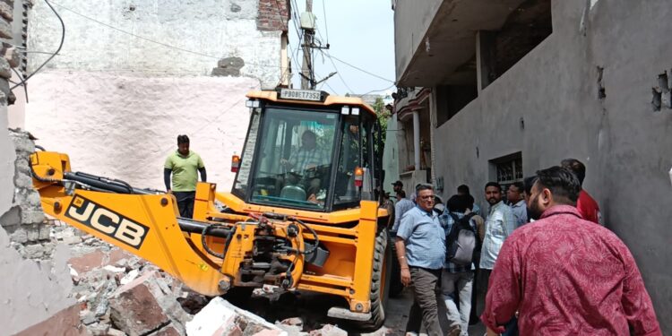 Yudh Nashian Virudh: illegal structure of drug peddlers demolished in Model House