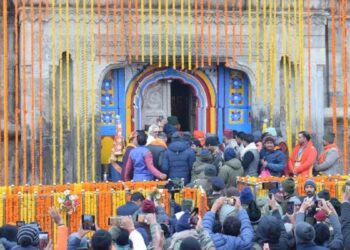 केदारनाथ धाम के कपाट सुबह 6 बजकर 20 मिनट पर खोले गए