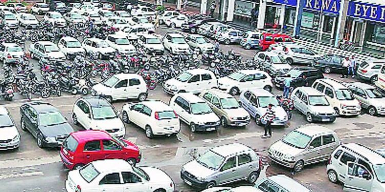 दुकानदारों को फ्री पार्किंग को लेकर भाजपा ने मेयर को मांगपत्र