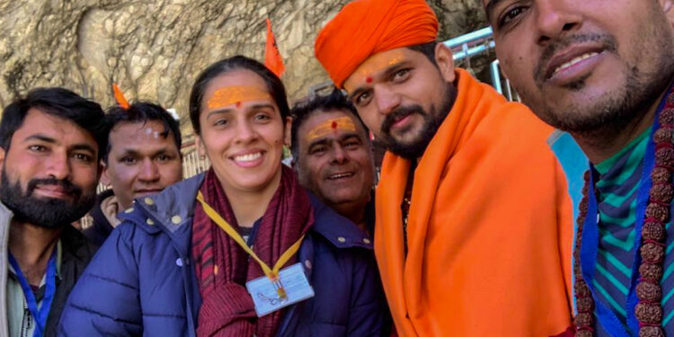 अमरनाथ यात्रा में पहुंची बैडमिंटन खिलाड़ी साइना नेहवाल: बाबा बर्फानी के दर्शन कर कहा- बहुत खुशी महसूस कर रही हूं