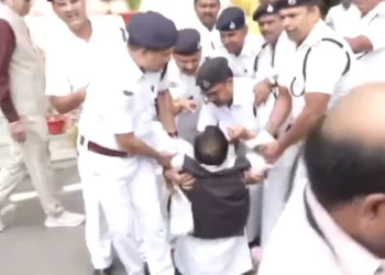 बिहार में लाठीचार्ज, BJP नेता की मौत, सुशील मोदी बोले- दर्ज कराएंगे हत्या का मामला