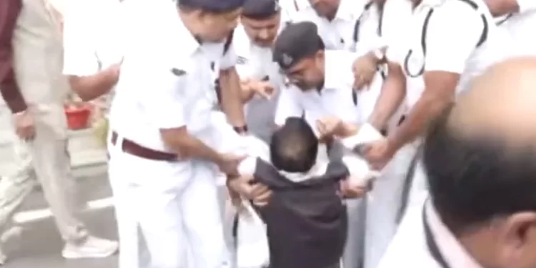 बिहार में लाठीचार्ज, BJP नेता की मौत, सुशील मोदी बोले- दर्ज कराएंगे हत्या का मामला