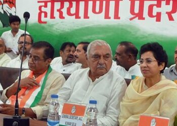 नेताओं की नब्ज टटोल रहे हरियाणा कांग्रेस प्रभारी दीपक बाबरिया