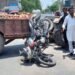 मोटरसाइकिल सवार गाय से टकराया गंभीर घायल