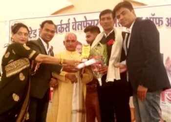 राष्ट्रीय गोल्डन अवॉर्ड से सामाजिक कार्यकर्ता भगवानदीन साहू सम्मानित